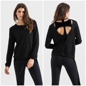 NWT Body Language Pullover Maja